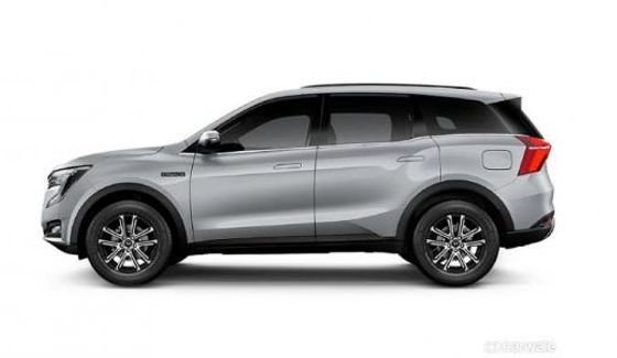 New Mahindra XUV700 MX Petrol MT 5 STR 2022
