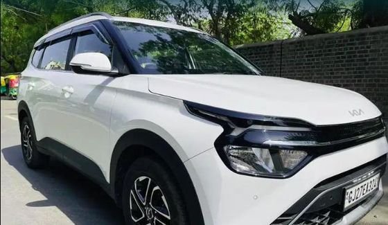 1 Used Glacier White Pearl Color Kia Carens Car For Sale In India Droom