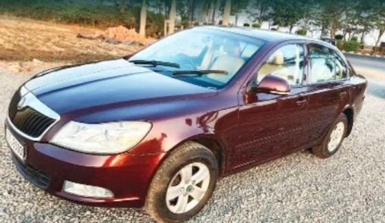 Used Skoda Laura ELEGANCE 2.0 TDI CR AT 2012