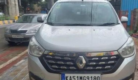 Used Renault Lodgy 110 PS RXZ STEPWAY 2015
