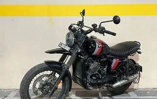 Used Yezdi Scrambler Dual Tone 2023