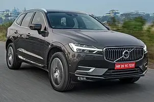 The XC60 drives in a relaxed manner.