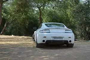 Aston Martin V12 VANTAGE S ROADSTER 2011