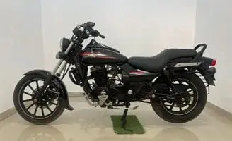 Bajaj Avenger Street 220 2017