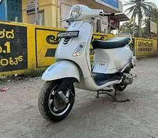 Piaggio Vespa VXL 125cc 2021