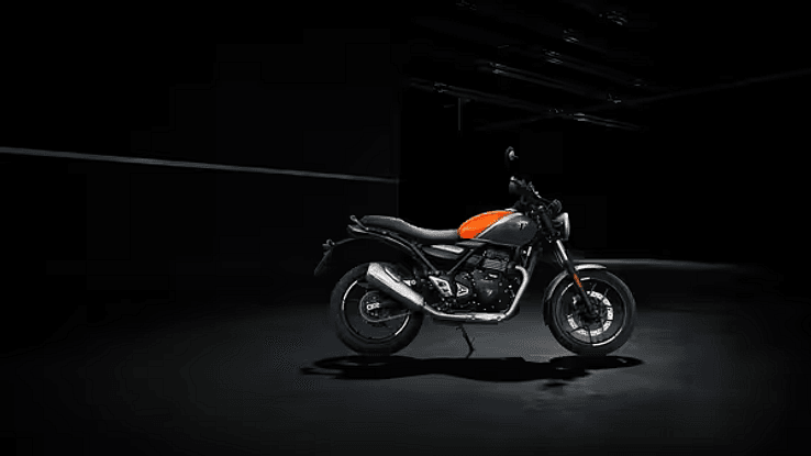 Triumph Speed T4 Gets Bold New Baja Orange Color Variant